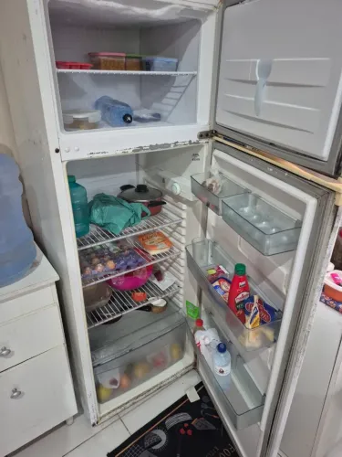 Vendo geladeira usada 250,00