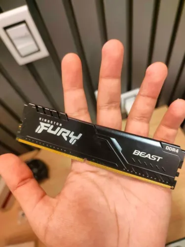 MÉMÓRIA RAM DDR4 2x8 gb 3200Mhz e 2466Mhz
