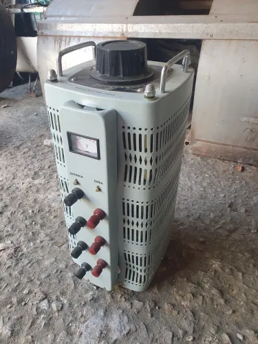 Autotransformador Variável (Variac) com Voltímetro Analógico - Excelente Estado
