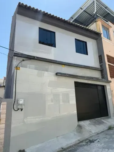 Oportunidade! casa Duplex 4 quartos Centro de Nilópolis