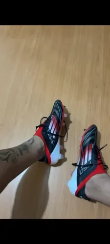 Chuteira Adidas campo