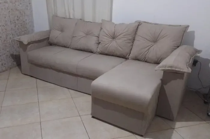 Sofá 4 lugares com chaise bege promoção direto da fábrica