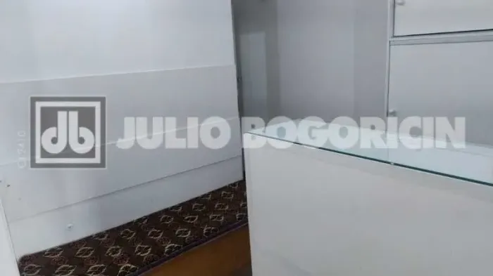 Sala : / Comercial / Catete