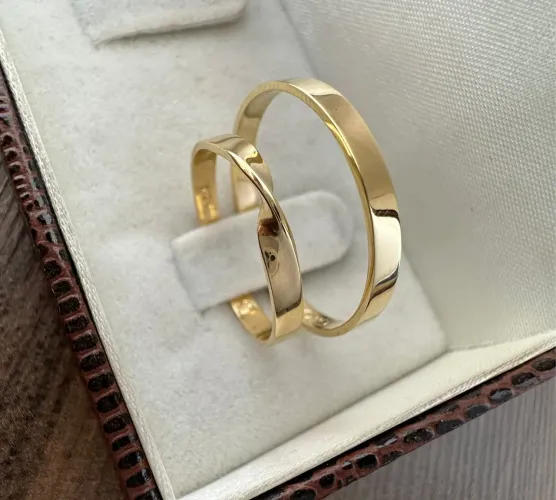 Par de aliança infinity em Ouro 18k