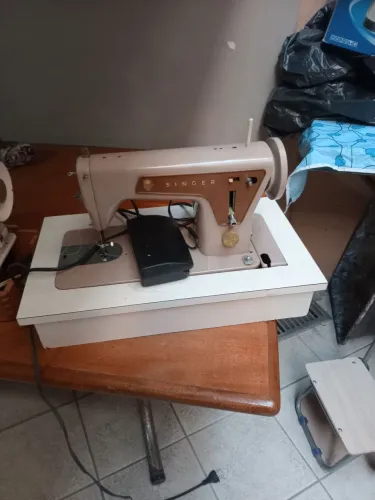 Vendo máquina singer