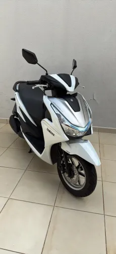 Yamaha Fluo 125 Connected (híbrido) 2026