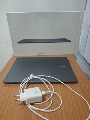 Vende-se notebook Samsung Galaxy 4 PRO