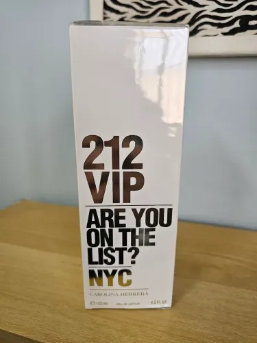 Perfume Carolina Herrera 212 Vip