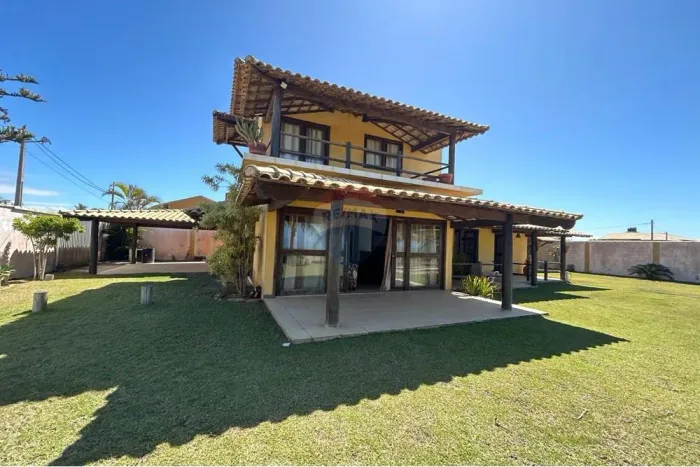 Casa Pé na Areia em Prado: Exclusividade e Conforto na Bahia