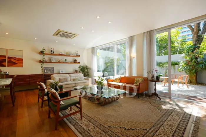 Casa de Condomínio no Campo Belo. 4 quartos, 3 suítes e 5 Vagas de Garagem