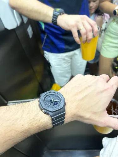Gshock OAK 2100 semi novo