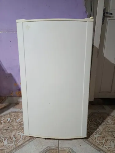 Frigobar vende-se