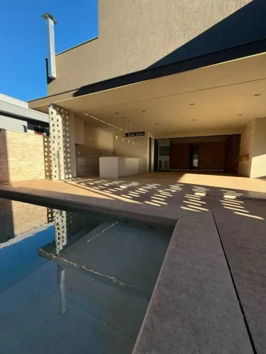 Casa de alto padrão em "Condomínio" de Sete Lagoas-Mg com 04 SUÍTES
