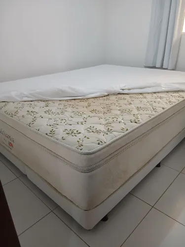 Vendo colchão Queen size usado