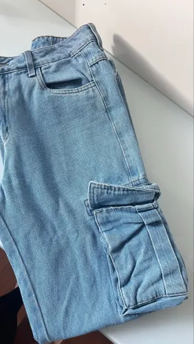 Calça cargo jeans