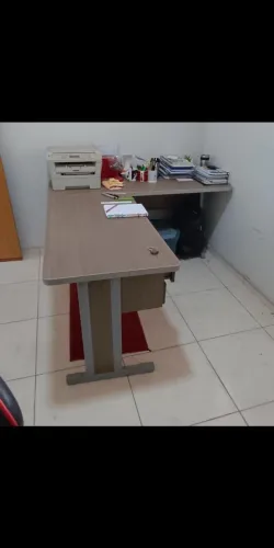 Mesa escritório em L