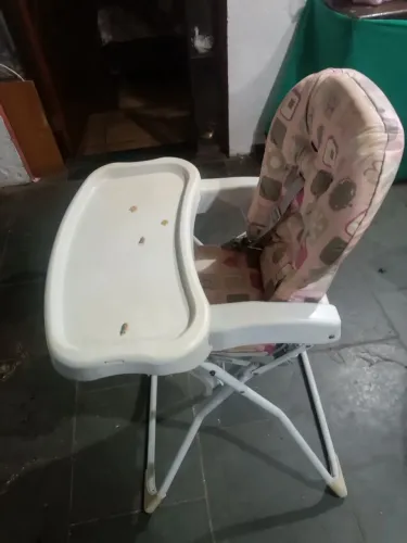 Cadeira de criança para refeições