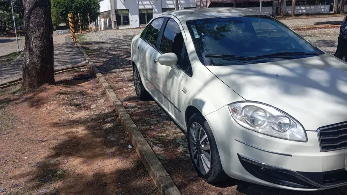 Fiat Linea Absolute 1.9/1.8 Flex Dualogic 4P 2015