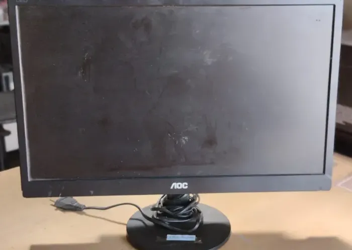 Monitor AOC modelo E970SWNL só 150,00