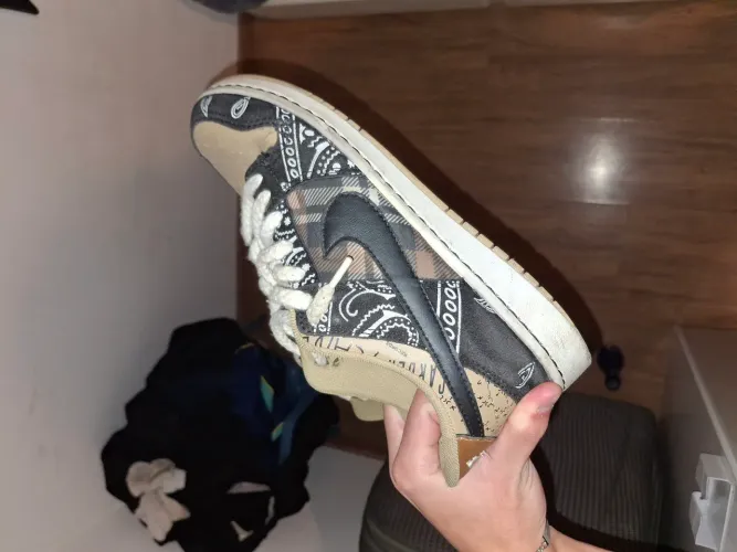 Vendo Tênis Nike Travis Scott segunda linha usado três vezes.(Ler descrição)