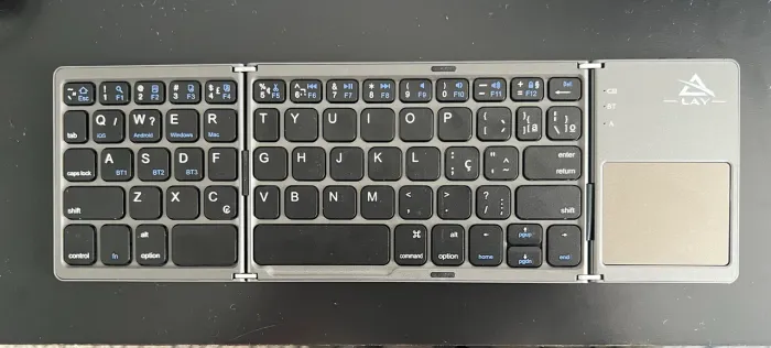 Teclado Bluetooth Dobrável com Touchpad - Recarregável USB-C