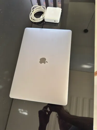 Macbook Pro Touch Bar 2018 Core i7 16 Gigas 6 Núcleos de Memoria 500 SSD