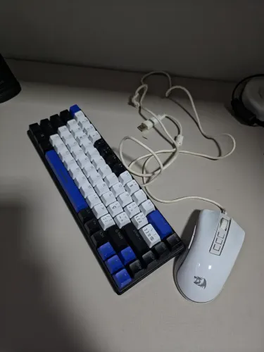 Teclado Mecánico 60%, Mouse Redragon Cobra (não faço envio)