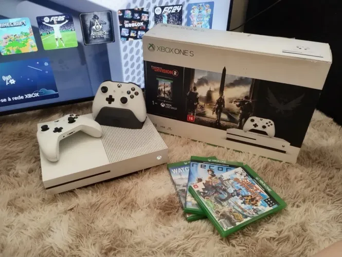 Xbox One S 1TB + 2 Controles Originais