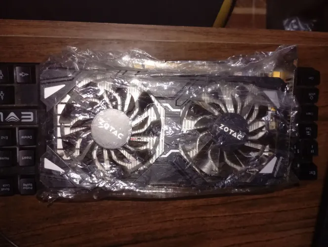 Placa de vídeo 1060 5GB Troco em Vídeo Games