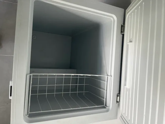 Refrigerador/ Freezer Horizontal Electrolux 143L