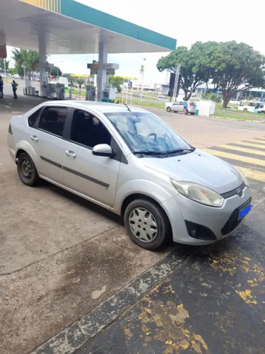 Ford Fiesta Sedan SE 1.6 8V Flex 4P 2014