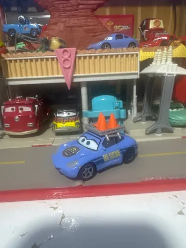 Miniaturas carros da Disney