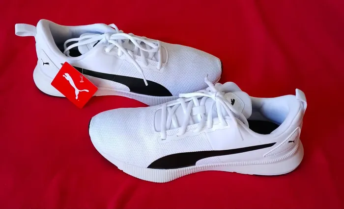 Tênis masculino Puma.