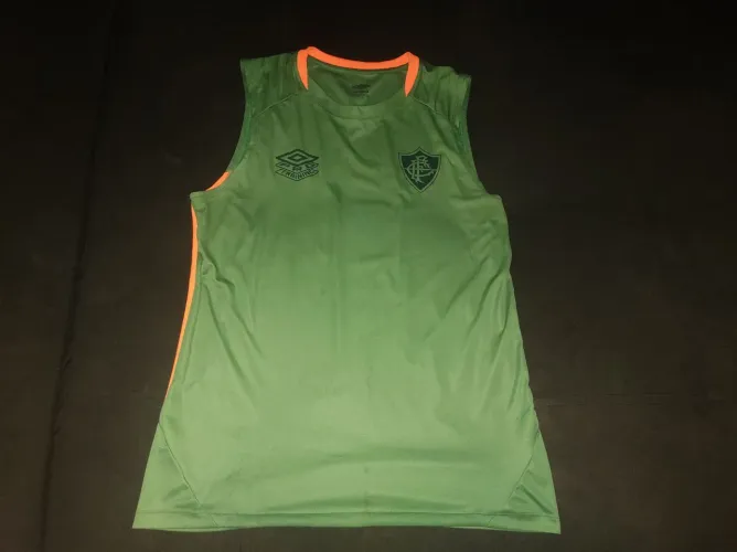 Regata Umbro Fluminense de treino verde tamanho M