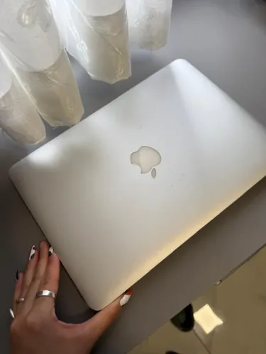 Macbook Pro 13 Retina 2015 8GB Ram 256GB SSD