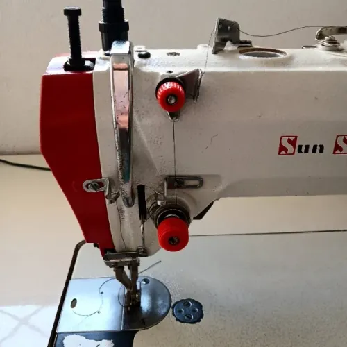 Maquina de costura Direct Drive, transporte duplo.