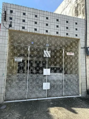 Casa para venda com aproximadamente 350m², excelente localização, 2 pavimentos, vaga de ga