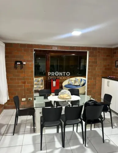 Casa de Condomínio com 4 quartos em Alpes Suiços