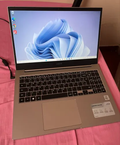 Notebook Samsung E30 Core i3 4GB RAM 256ssd HD 15.6" Full HD Windows 11 Home - Prata 