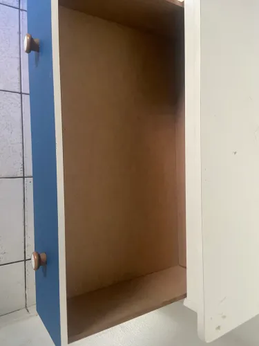 Cômoda azul
