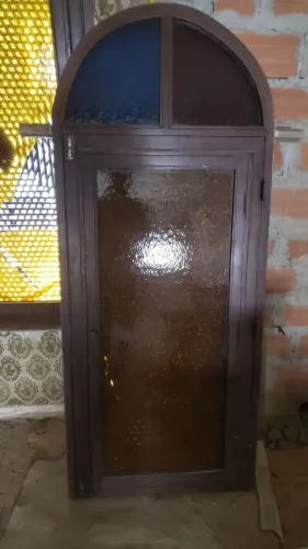 Duas janelas de madeira conservadas <br>200 reais cada