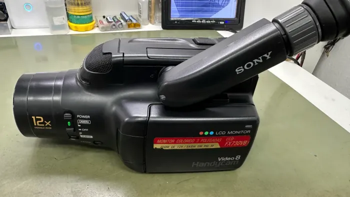 Filmadora Sony CCD-FX730VB com defeito no estado