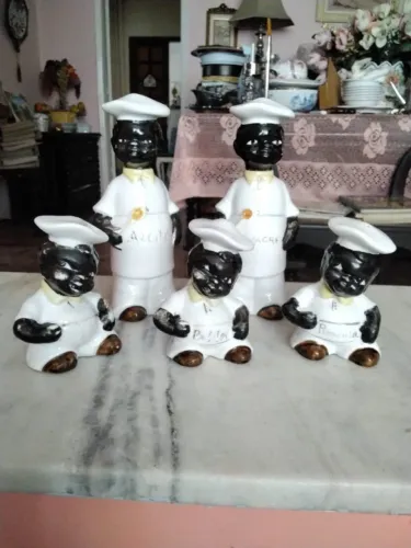 Vintage. Conjunto galheteiro com 6 peças porcelana azeite vinagre sal pimenta e palitei
