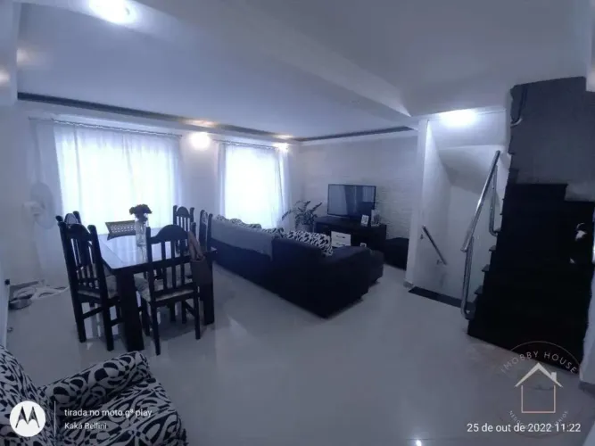 Uma excelente casa sobrado dentro do Condomínio Villa das Flores no Horto do IPÊ