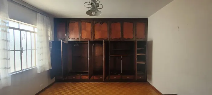Guarda roupa embutido e Estante embutida