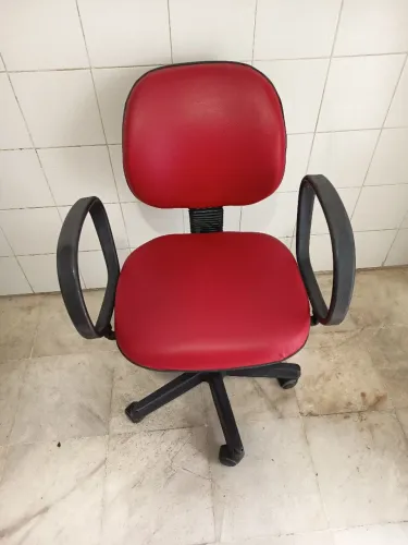 Vende-se cadeira giratória