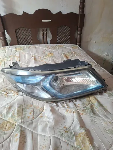 Vendes banco do prisma LT 1.4 2014  e vendo os farol do prisma LT 