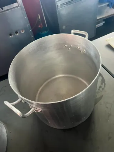 Vendo panelas de 45 litros e 40 litros para restaurante