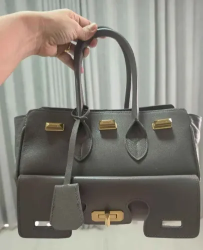 BOLSA AREZZO EM COURO LEGITIMO