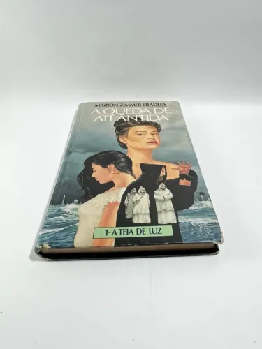 Livro A Queda de Atlântida: 1 - A Teia de Luz - Marion Zimmer Bradley Usado